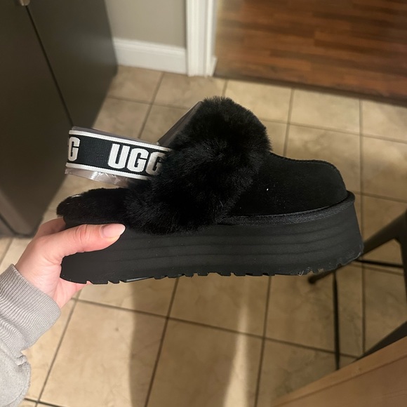 UGG Funkette Platform Slippers (Brand New, Never Worn, In Original Box) - Picture 4 of 6